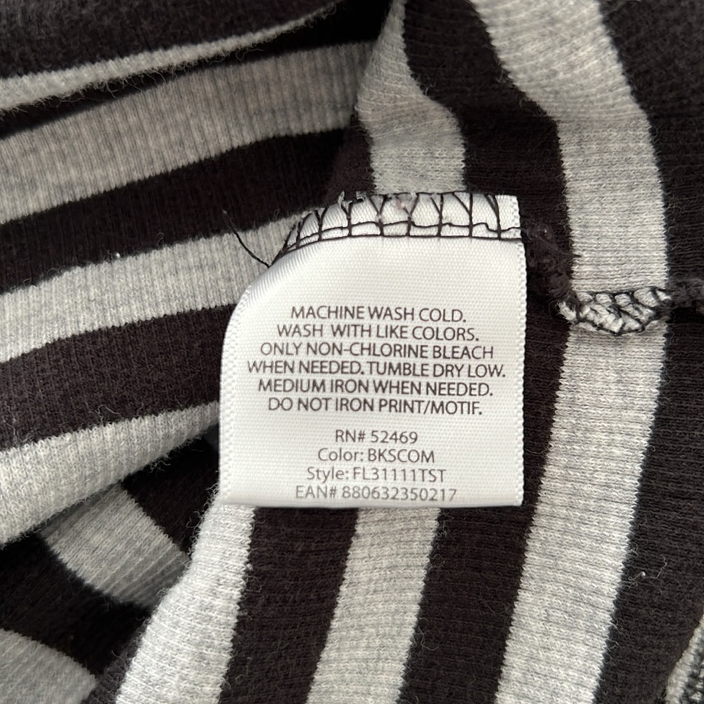 Faded Glory Women’s Ribbed Black and Gray Top Sz XL (16-18) - Picture 5 of 6